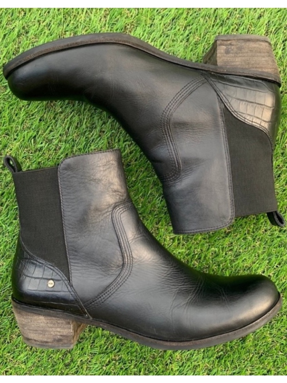 UGG Black Leather Bootie Boots Women Size 9